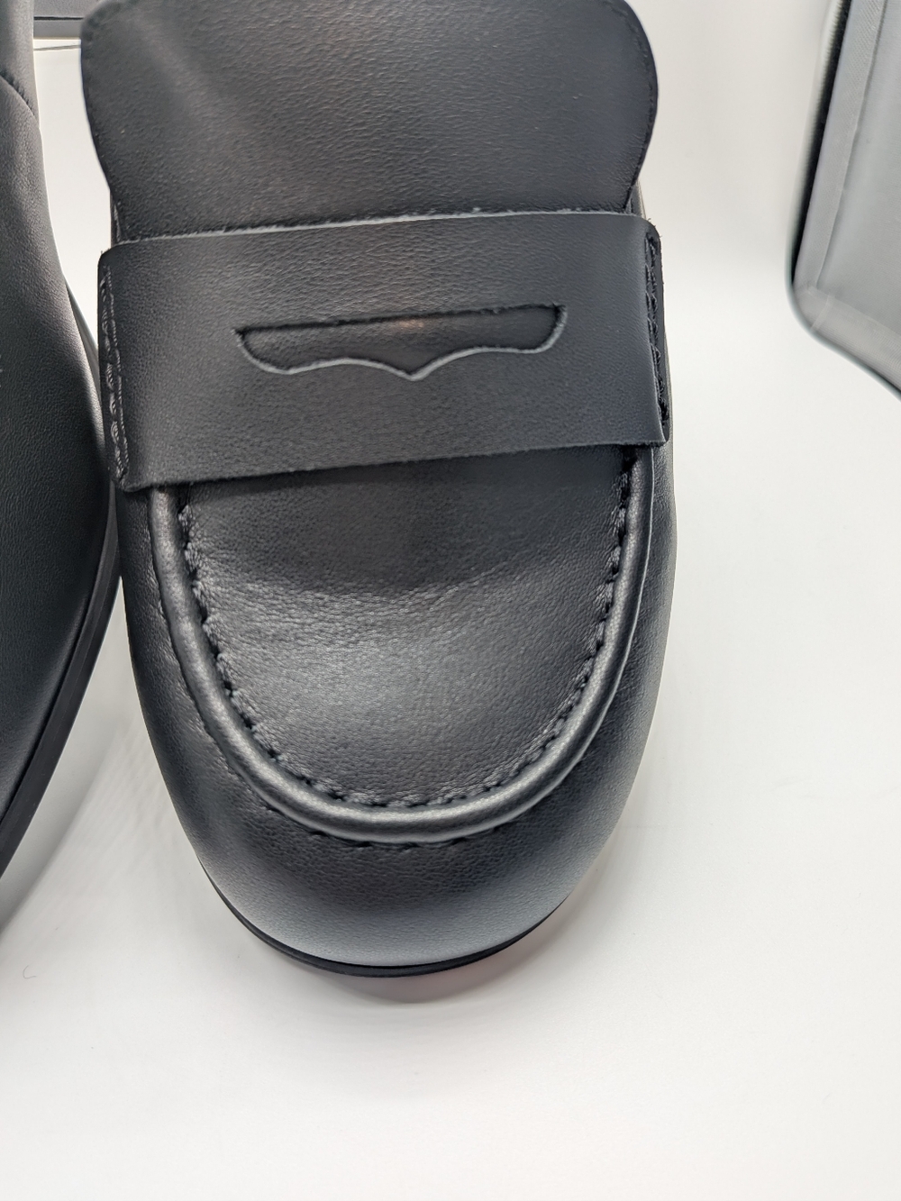 Low Heel Loafers NWB- 10WW-Black - Picture 12 of 15